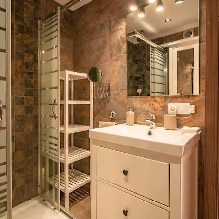 Διαμέρισμα Lovely Penthouse In Centre *